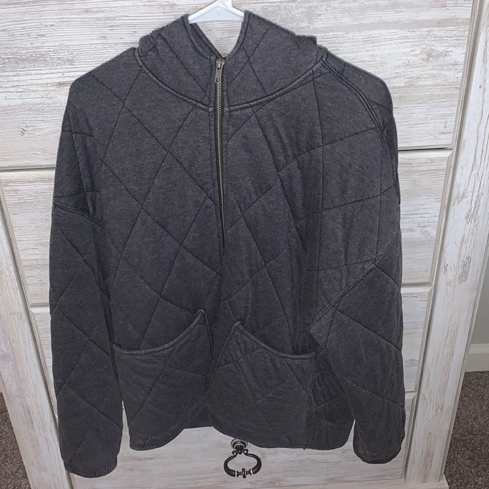 Free People quilt jacket dupe from Target. Black. Size M